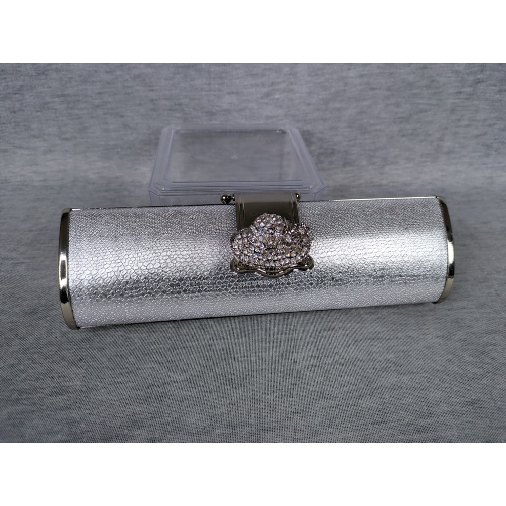 Two Pieces of Metallic Tone Clutches - Picture 11 of 16